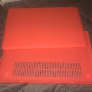 Hard shell MacBook Pro 13’ computer case